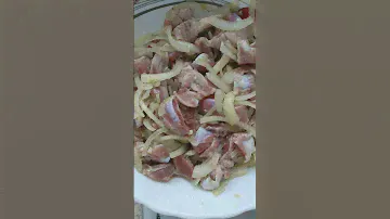 Корм для кошек и для людей два в одном.